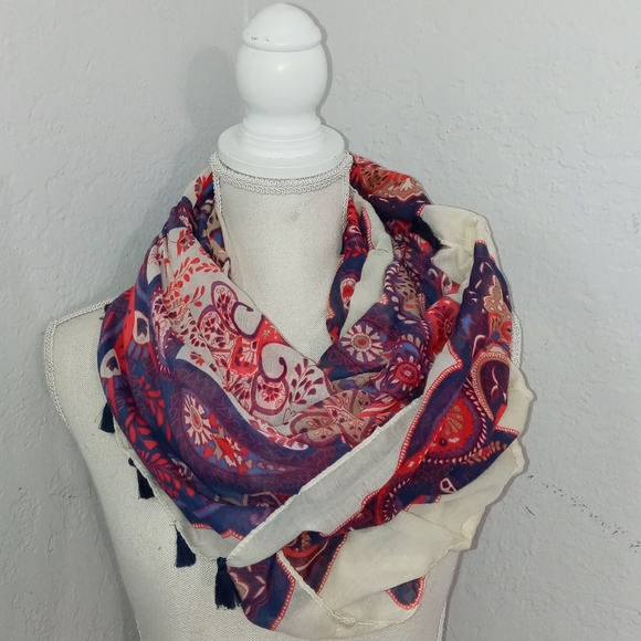 Patterned Infinity Scarf - Picture 2 of 7
